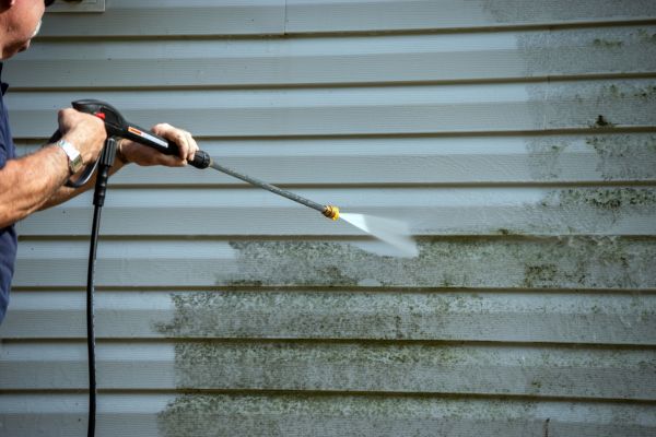 Vinyl Siding Power Washing in Terre Haute