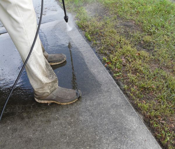 Sidewalk Concrete Cleaning in Terre Haute