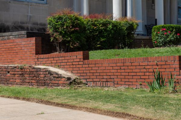 Retaining Wall Cleaning in Terre Haute